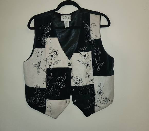 Tantrums Black and Cream Vest - Picture 1 of 3